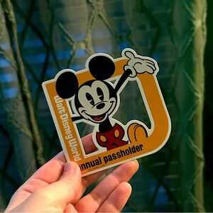 DISNEY- Mickey Pass-holder Magnet